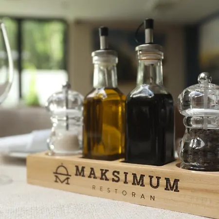 Maksimum 4*